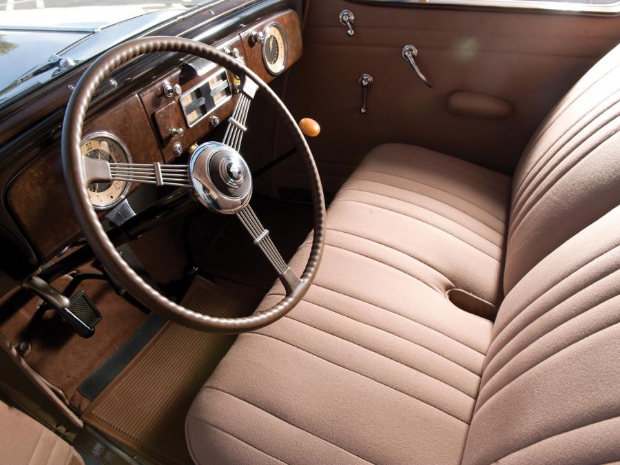 Интерьер Packard Six Business Coupe (115-C 1088) 1937 года  (фото 14 из 28)